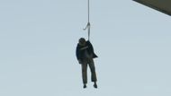 Jimmy's dead body is hanging (Image Source: Showtime)